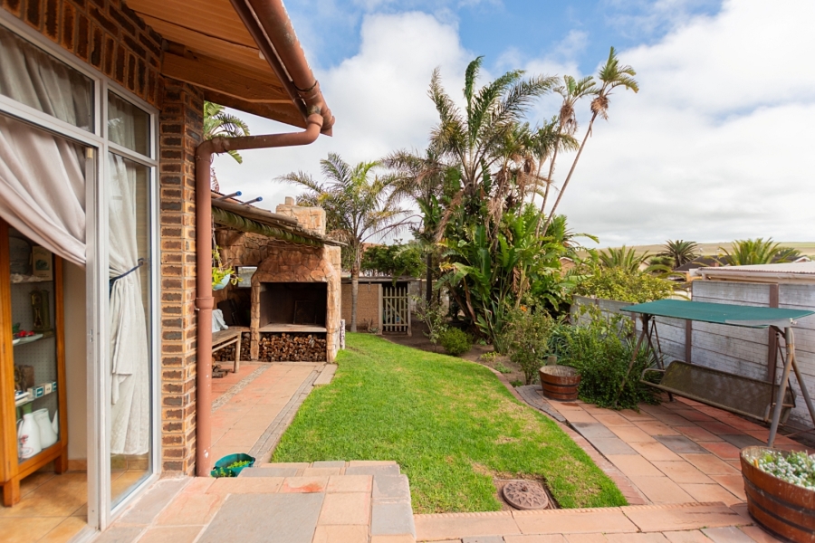 5 Bedroom Property for Sale in Vredenburg Western Cape